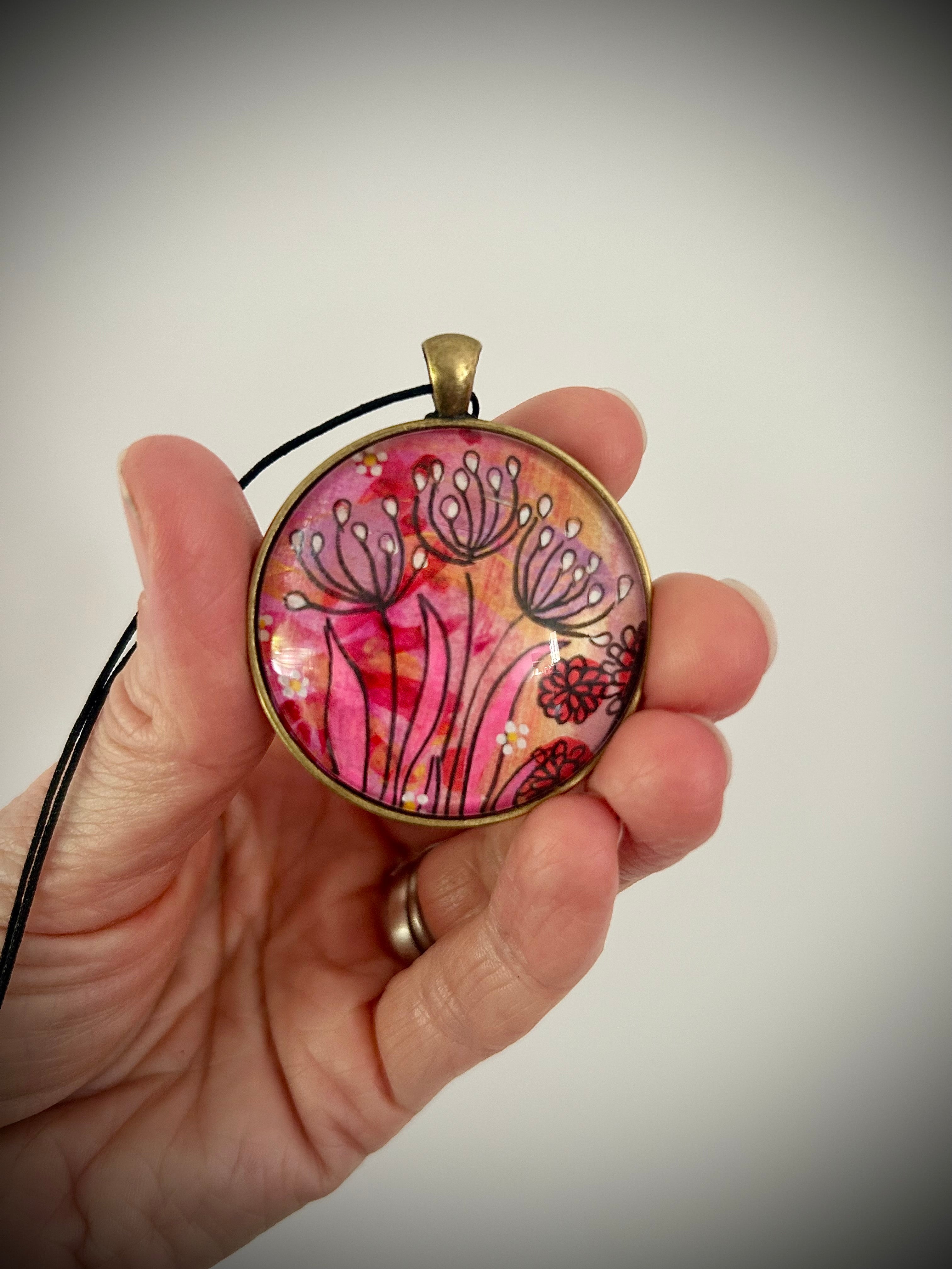 Hand-painted necklace : Dandelion Pinks