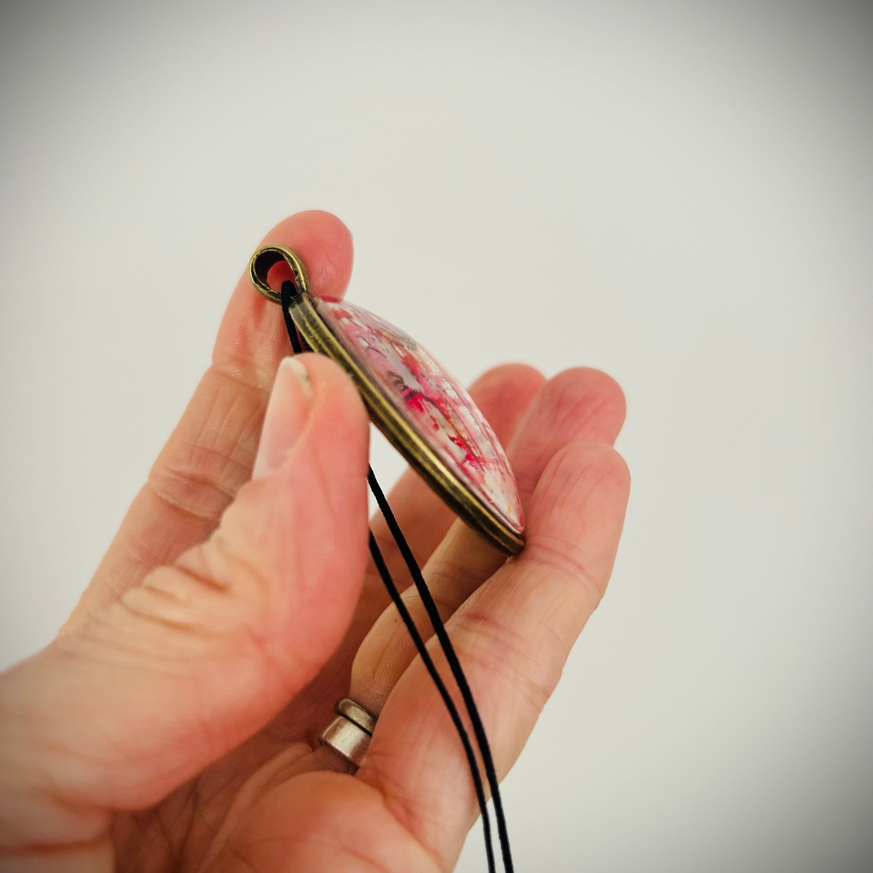 Hand-painted necklace : Dandelion Pinks