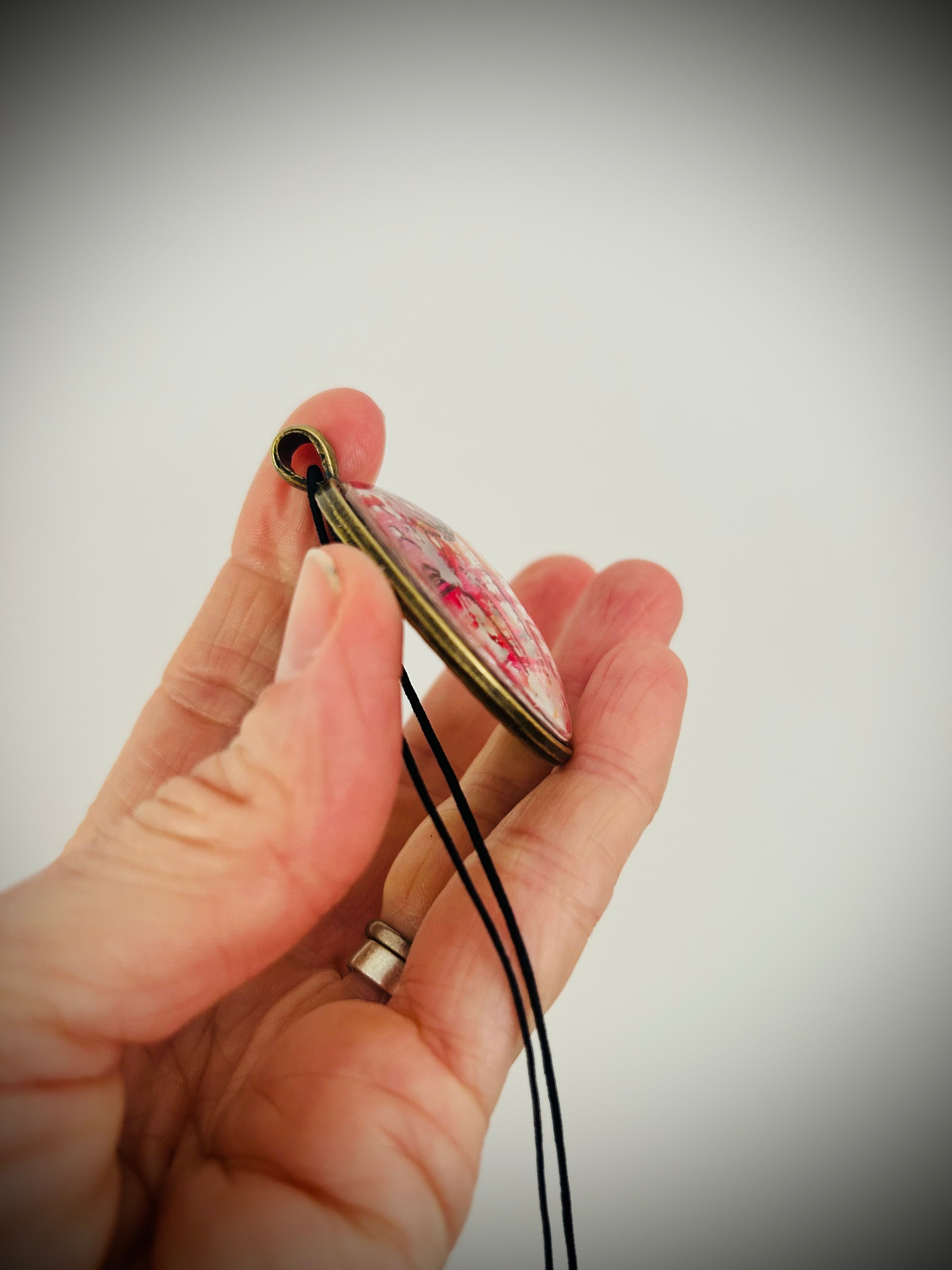 Hand-painted necklace : Dandelion Pinks