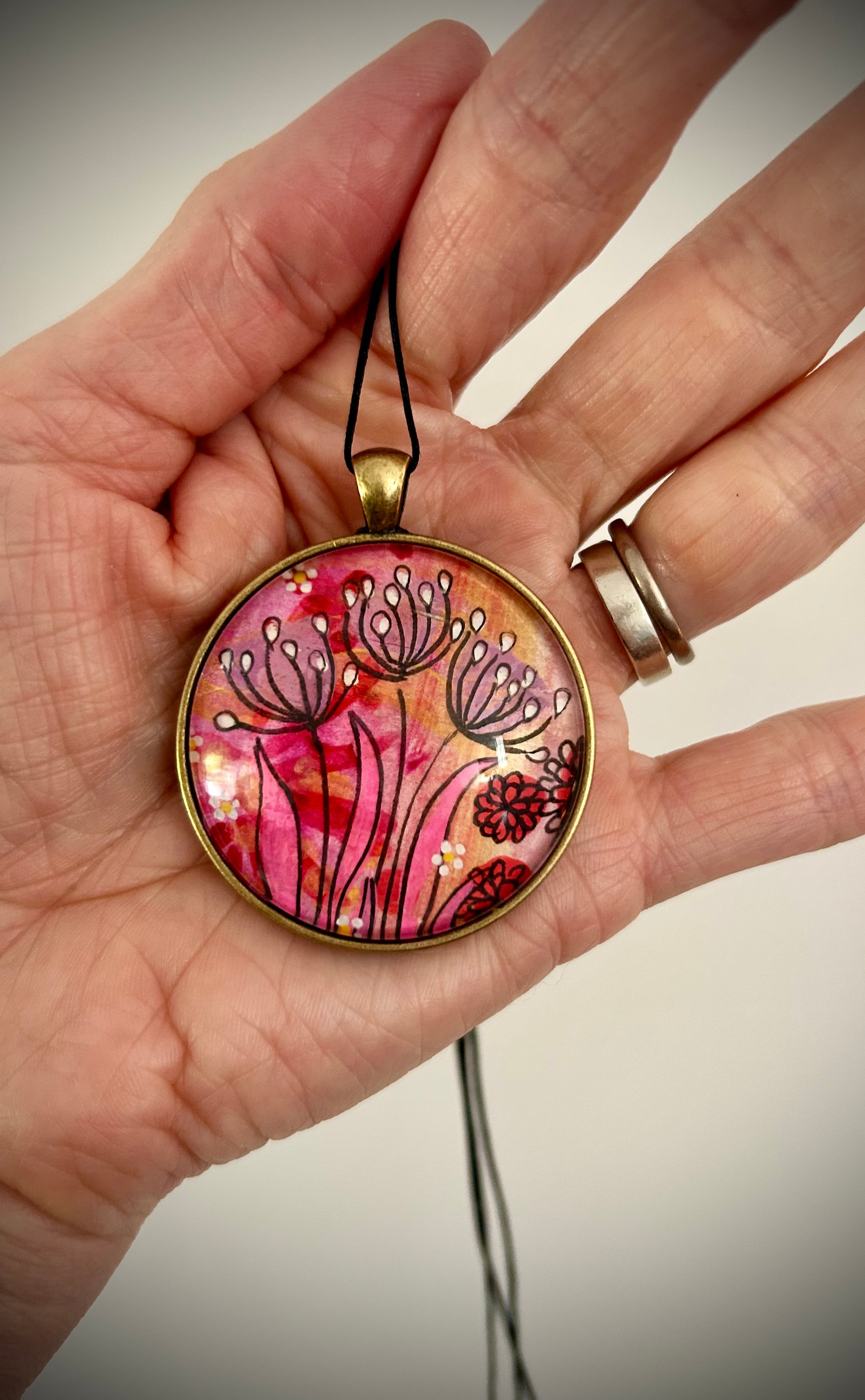 Hand-painted necklace : Dandelion Pinks