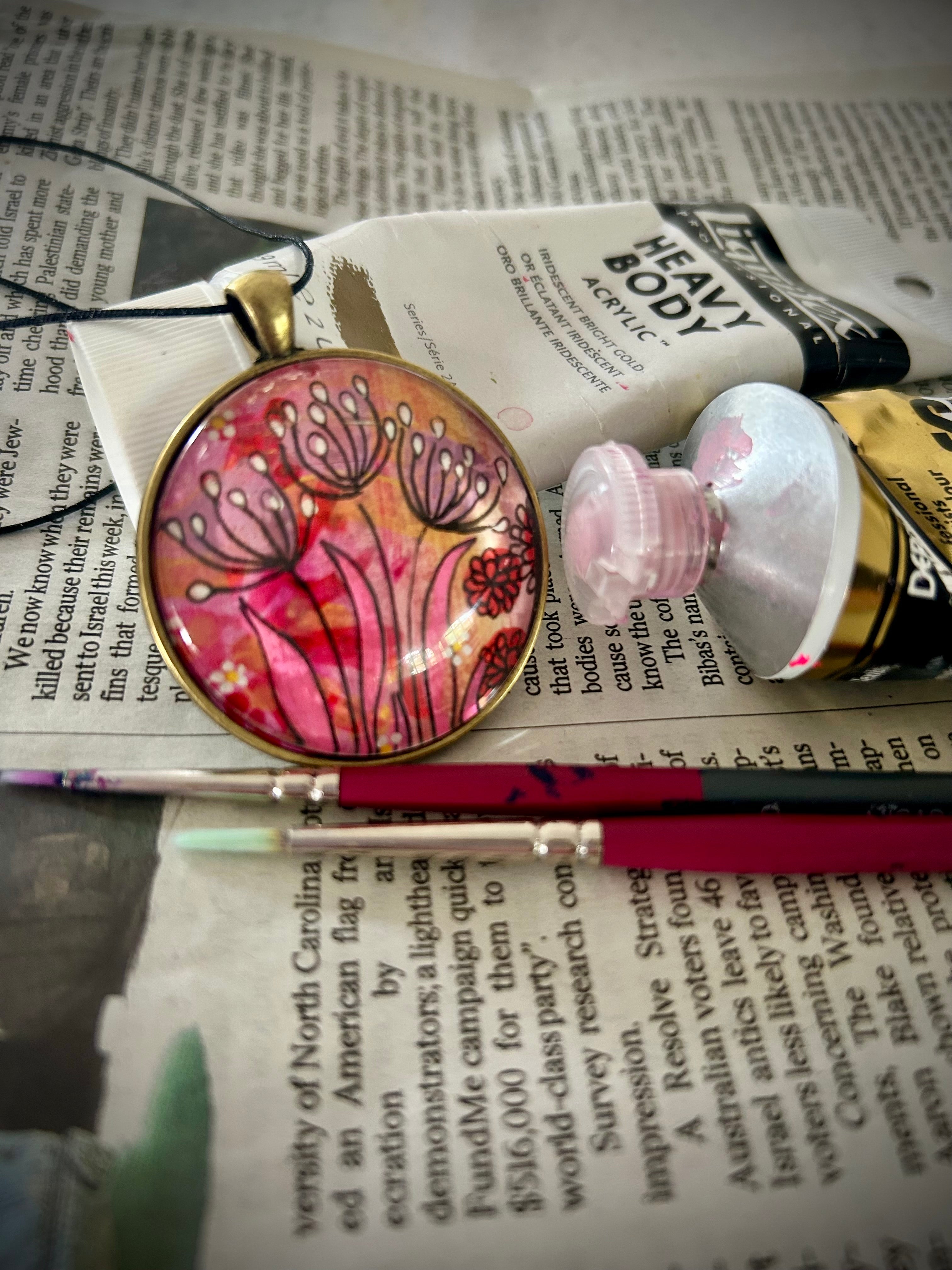 Hand-painted necklace : Dandelion Pinks