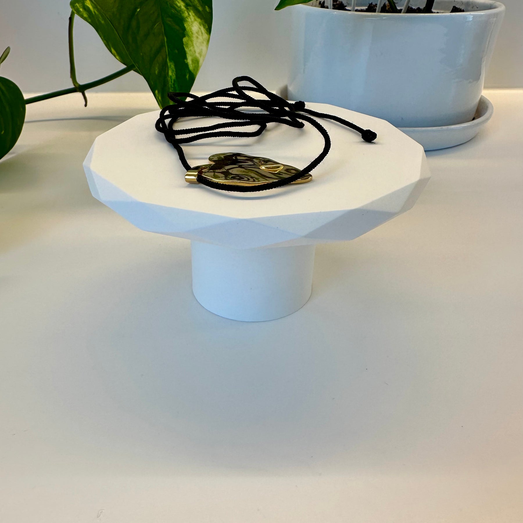 All white trinket trays with stand