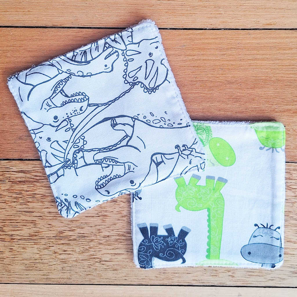 Large Size Giraffe Bib & Wash Cloth Set