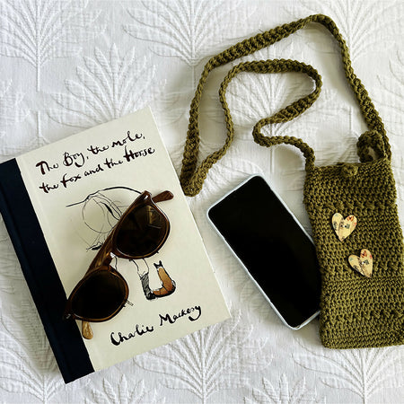 Crochet cellphone bag (olive with wooden hearts)