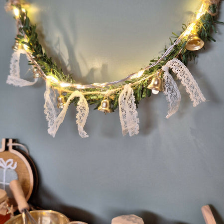 CHRISTMAS GARLAND WITH LIGHTS