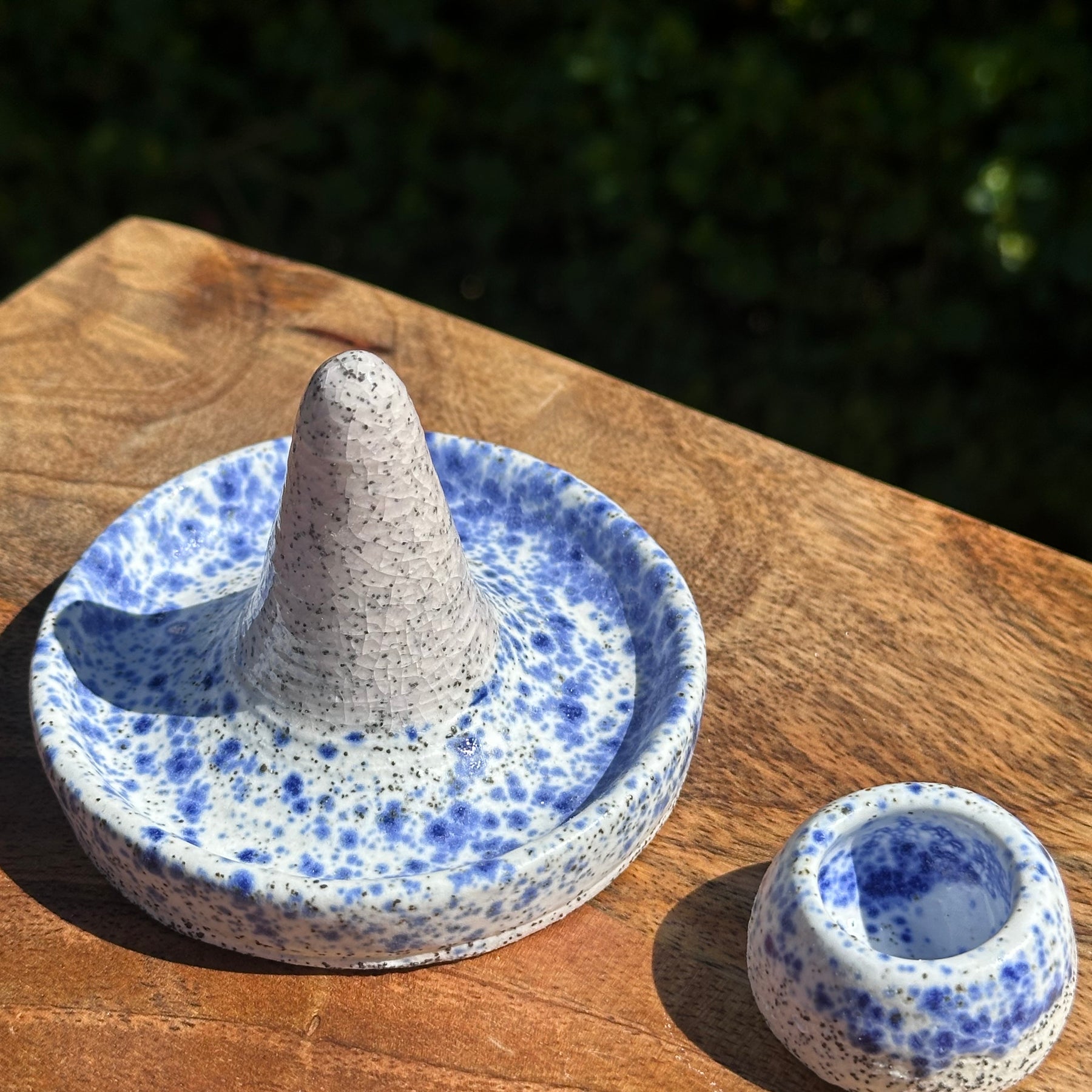 A Ring Holder and Earring Thumb Pot Set