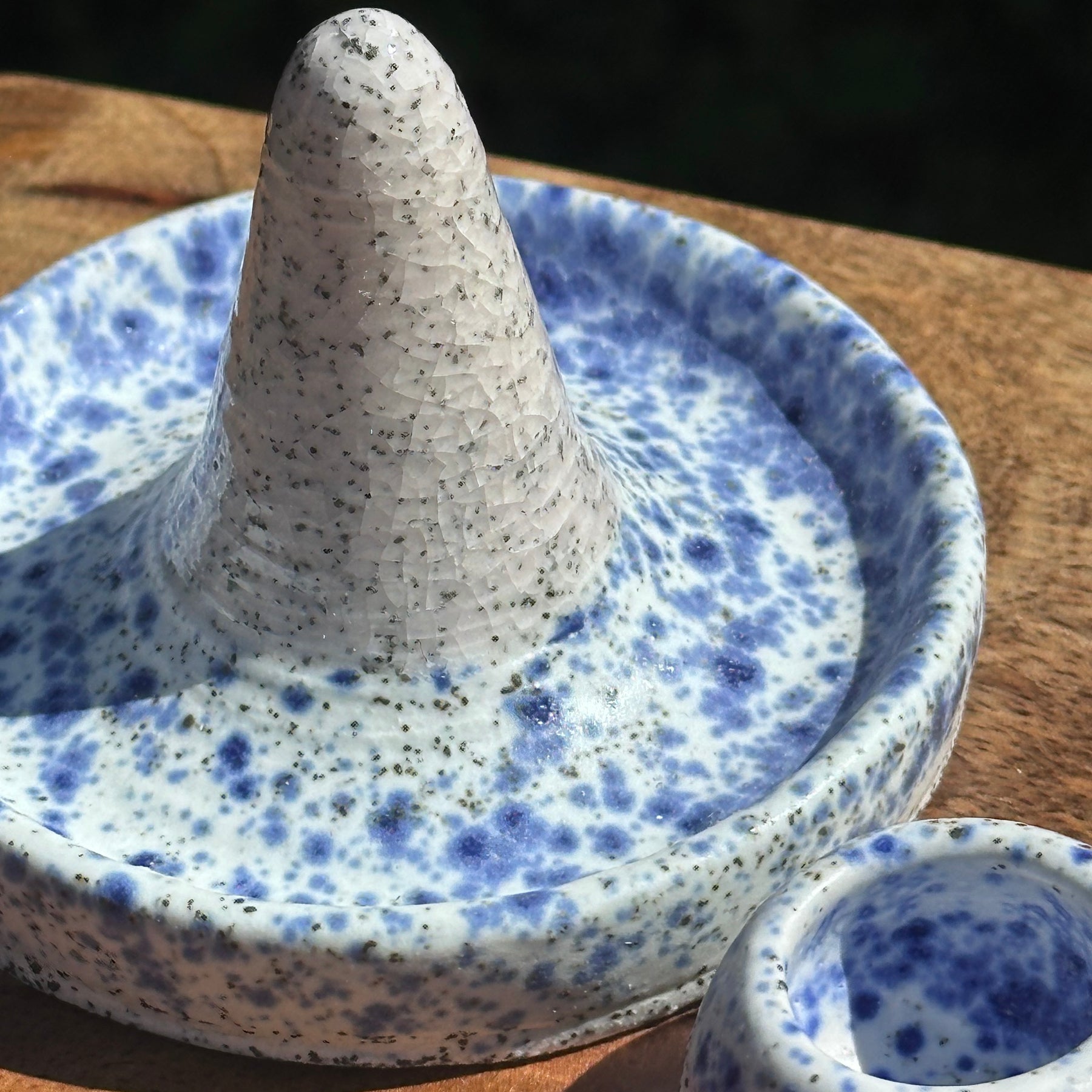 A Ring Holder and Earring Thumb Pot Set
