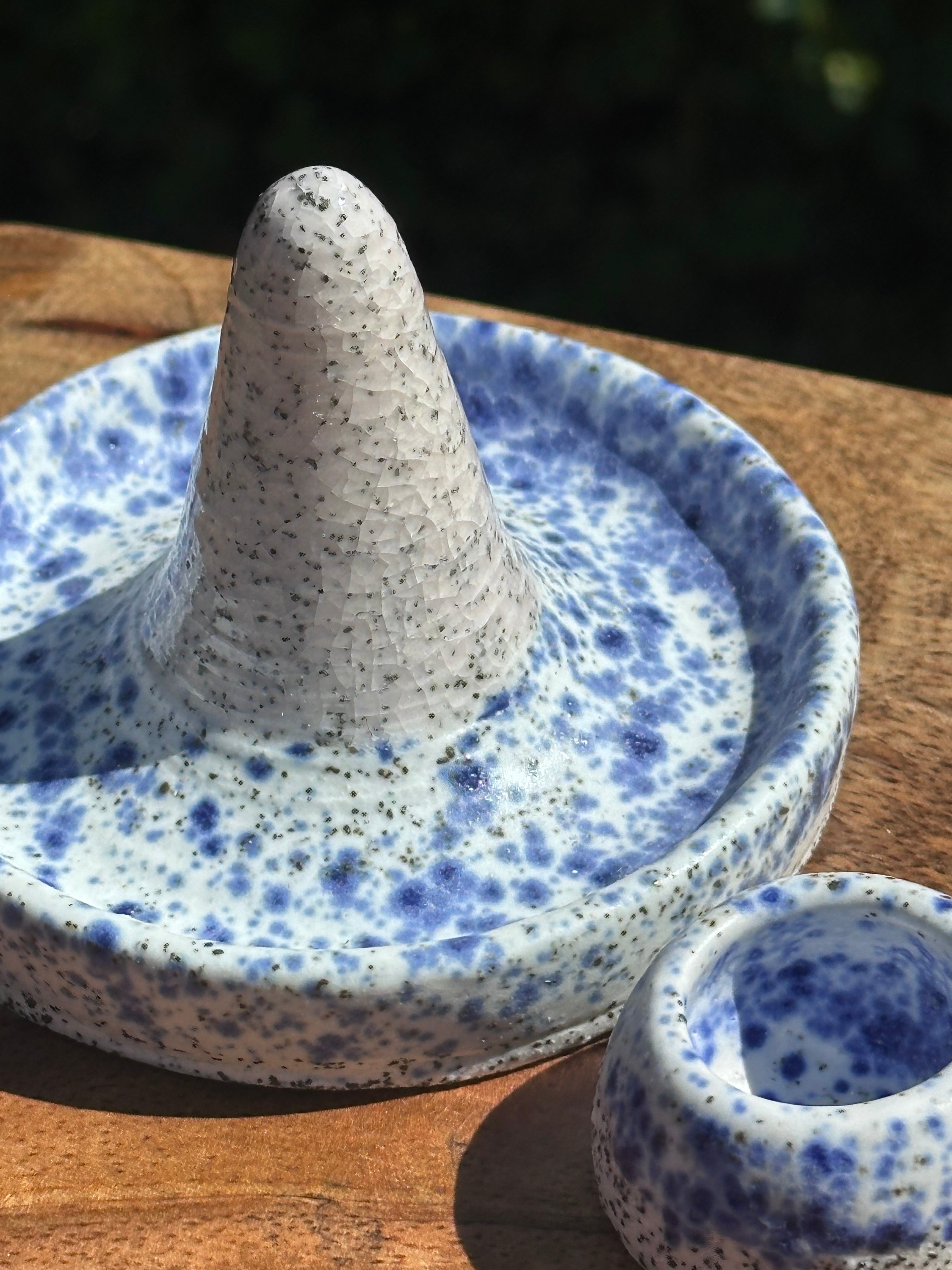A Ring Holder and Earring Thumb Pot Set