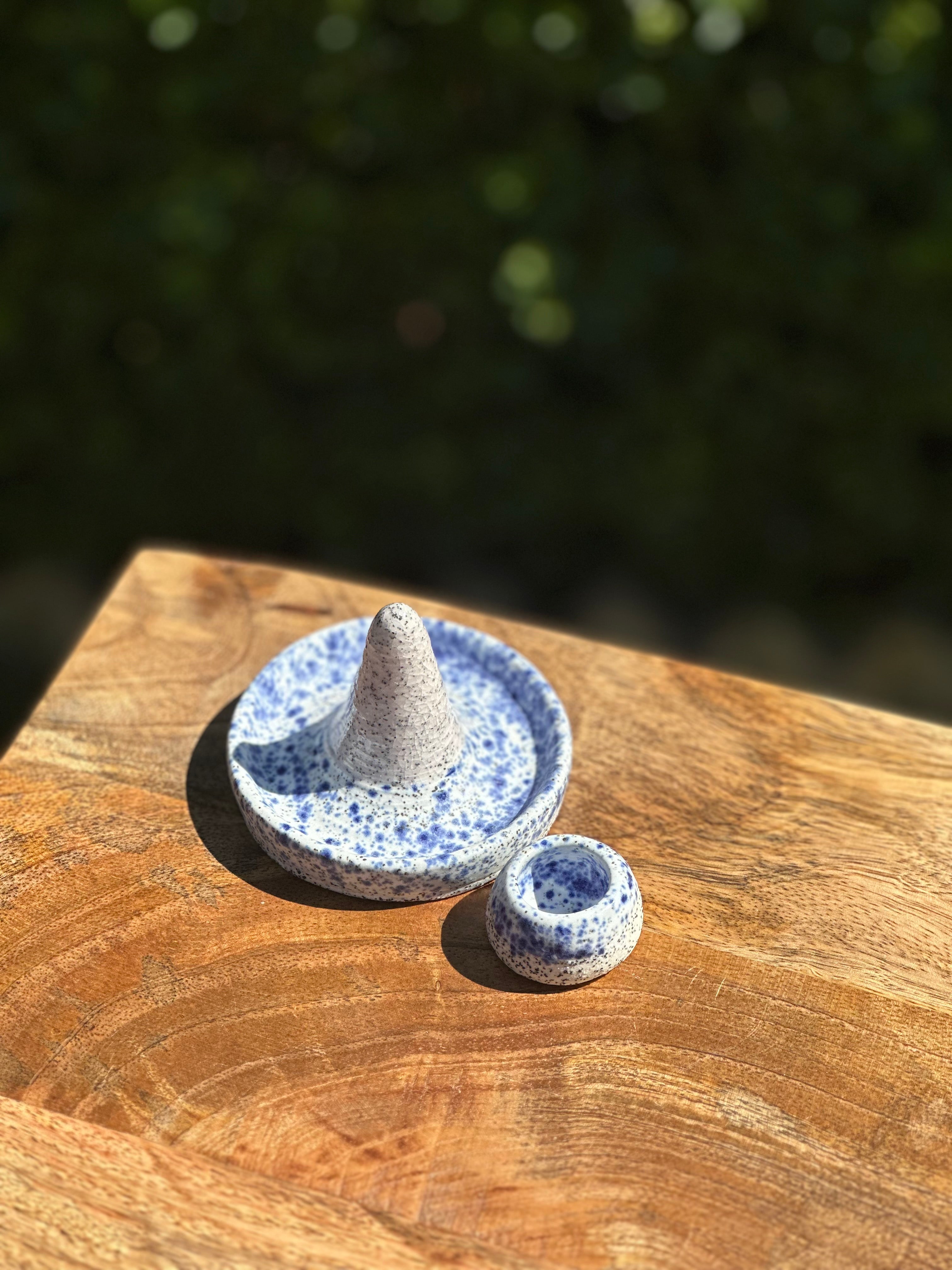 A Ring Holder and Earring Thumb Pot Set