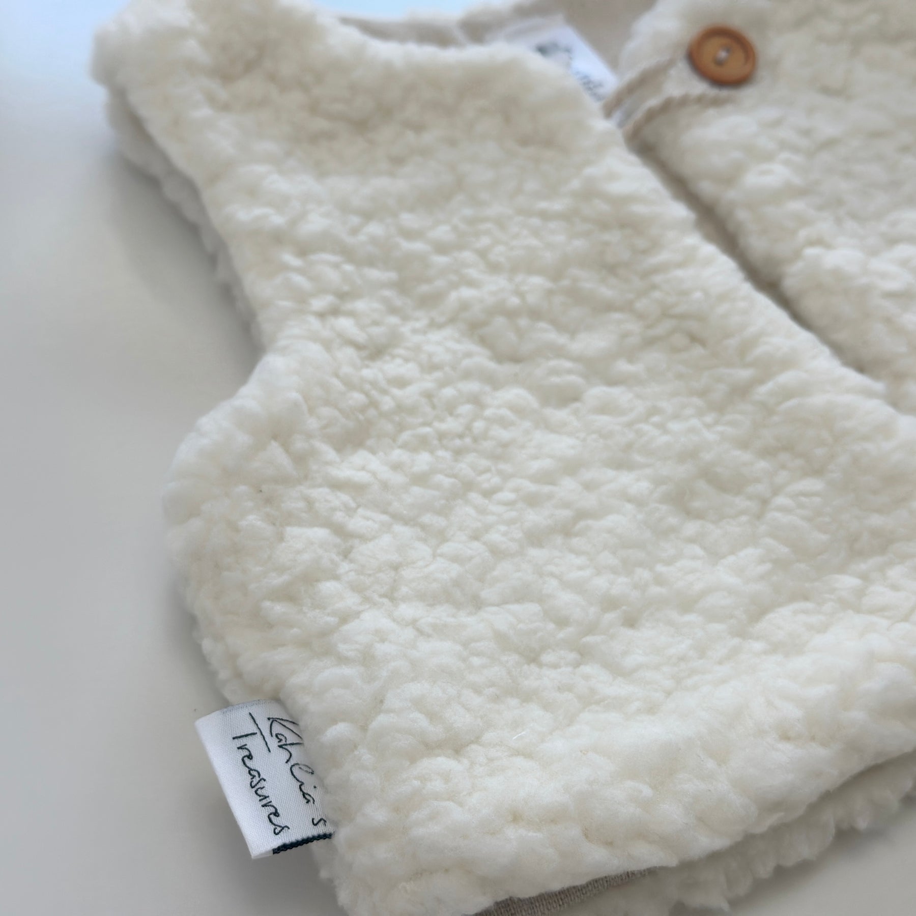 Sherpa vest in snow