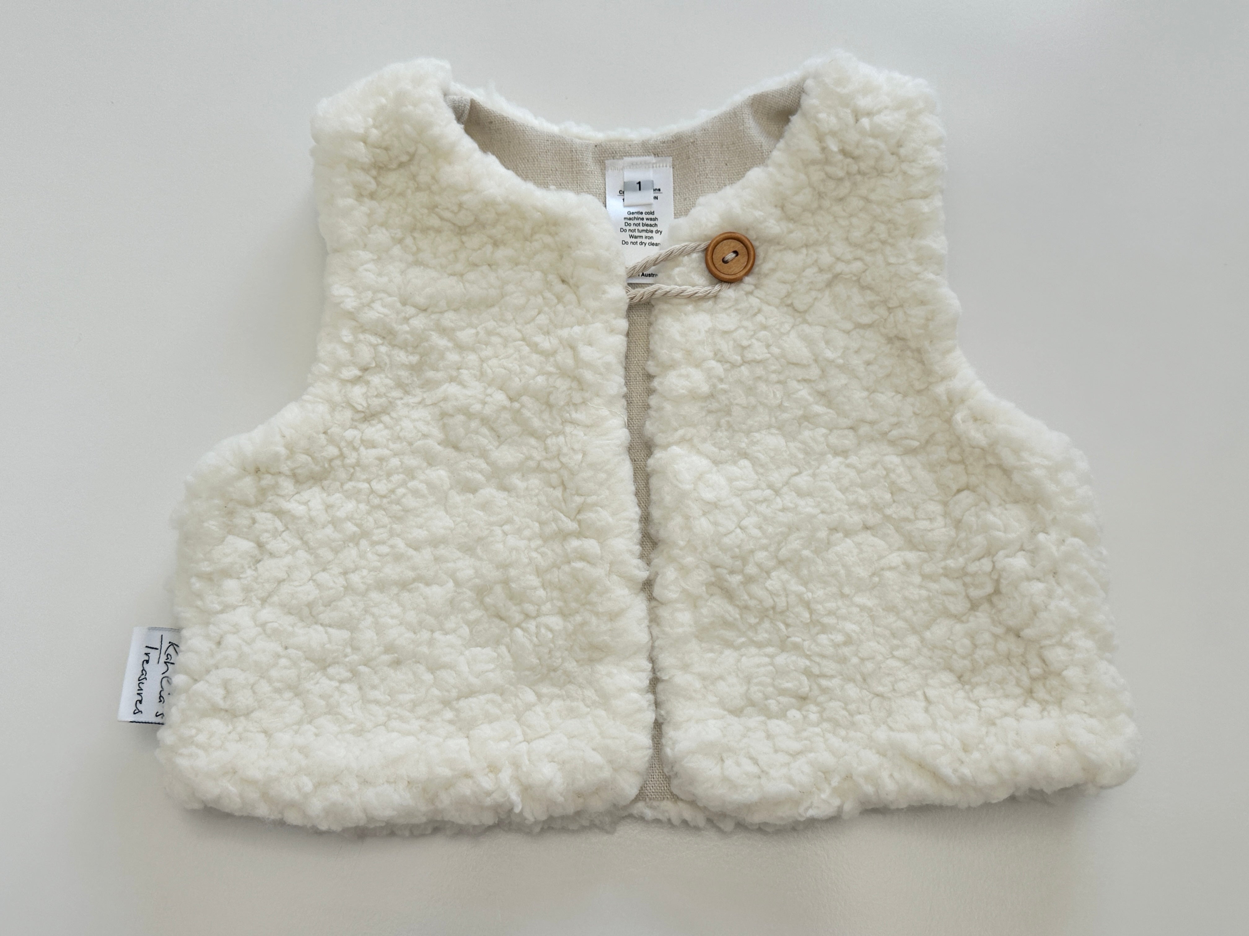 Sherpa vest in snow