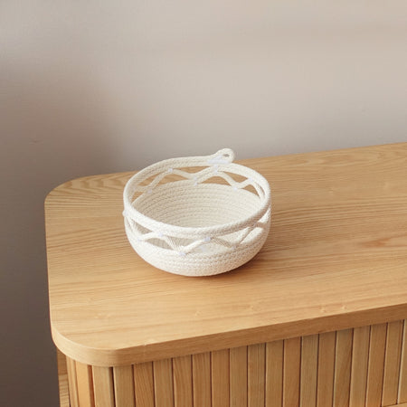 Wavy detail key bowl rope basket
