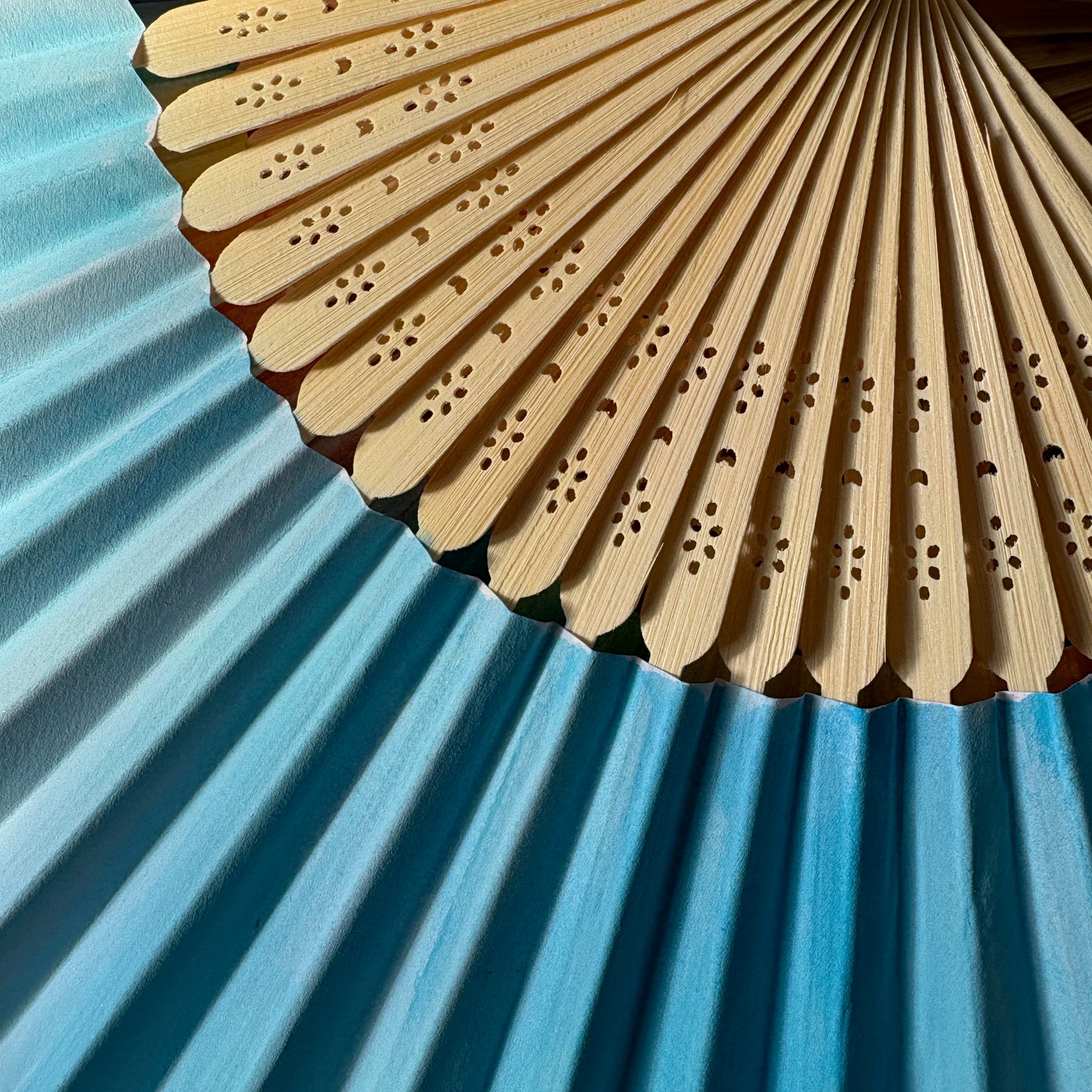 Handpainted fans for you or for an event, wedding or party!