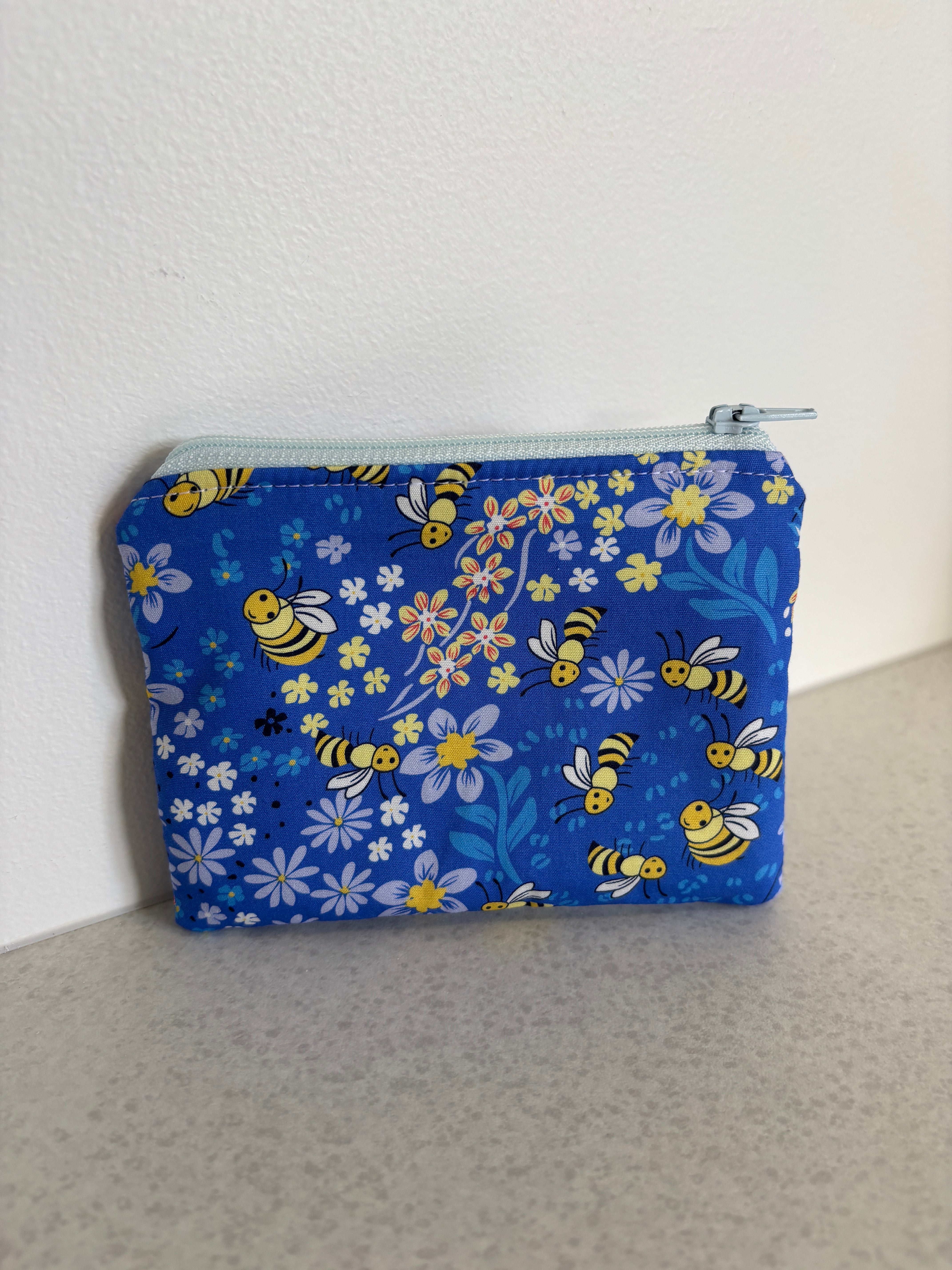 Handy zipper pouches