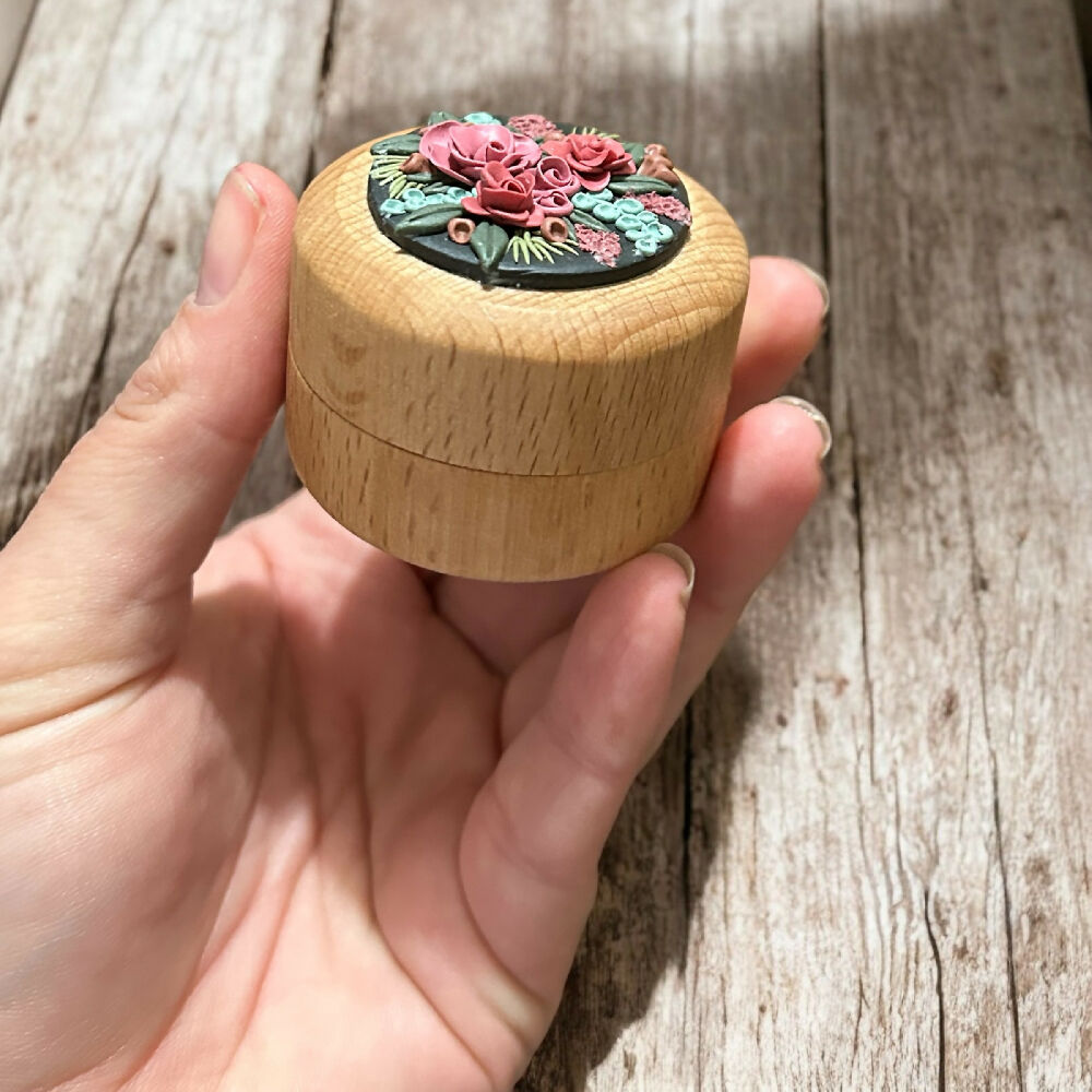 Hand sculpted Trinket Ring box