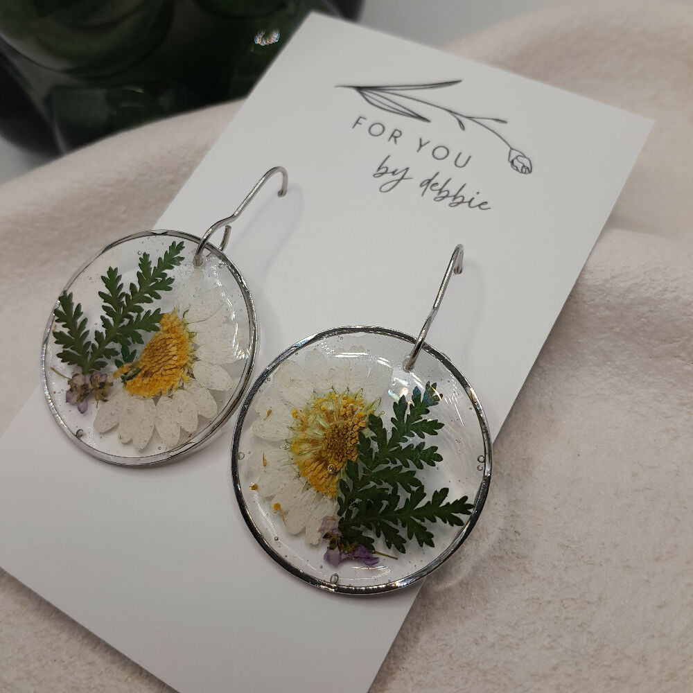 Real daisy flower resin hook earrings - gold, hypoallergenic
