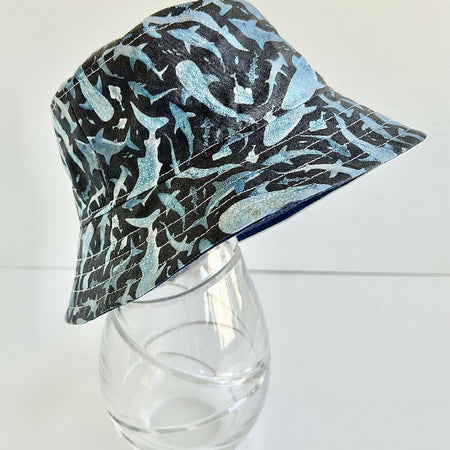 Summer hat in dark shark fabric