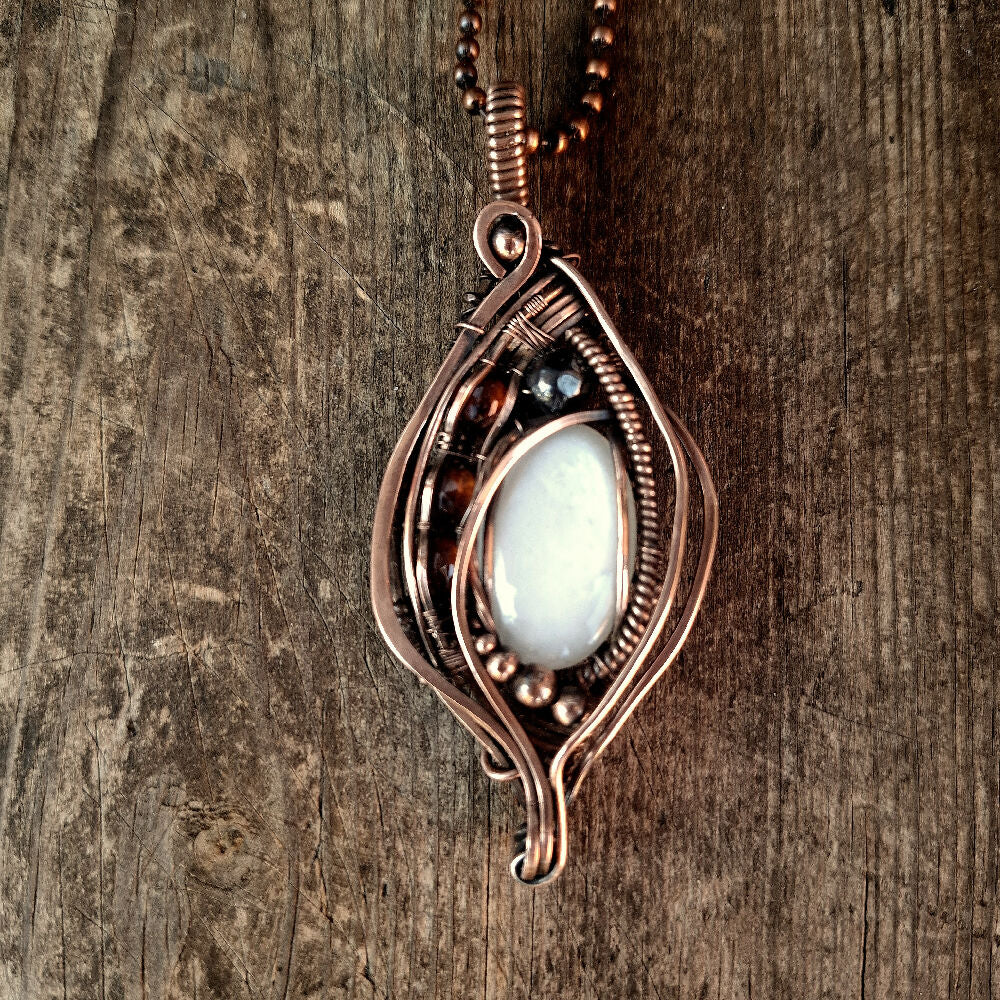 white moonstone garnets & hem