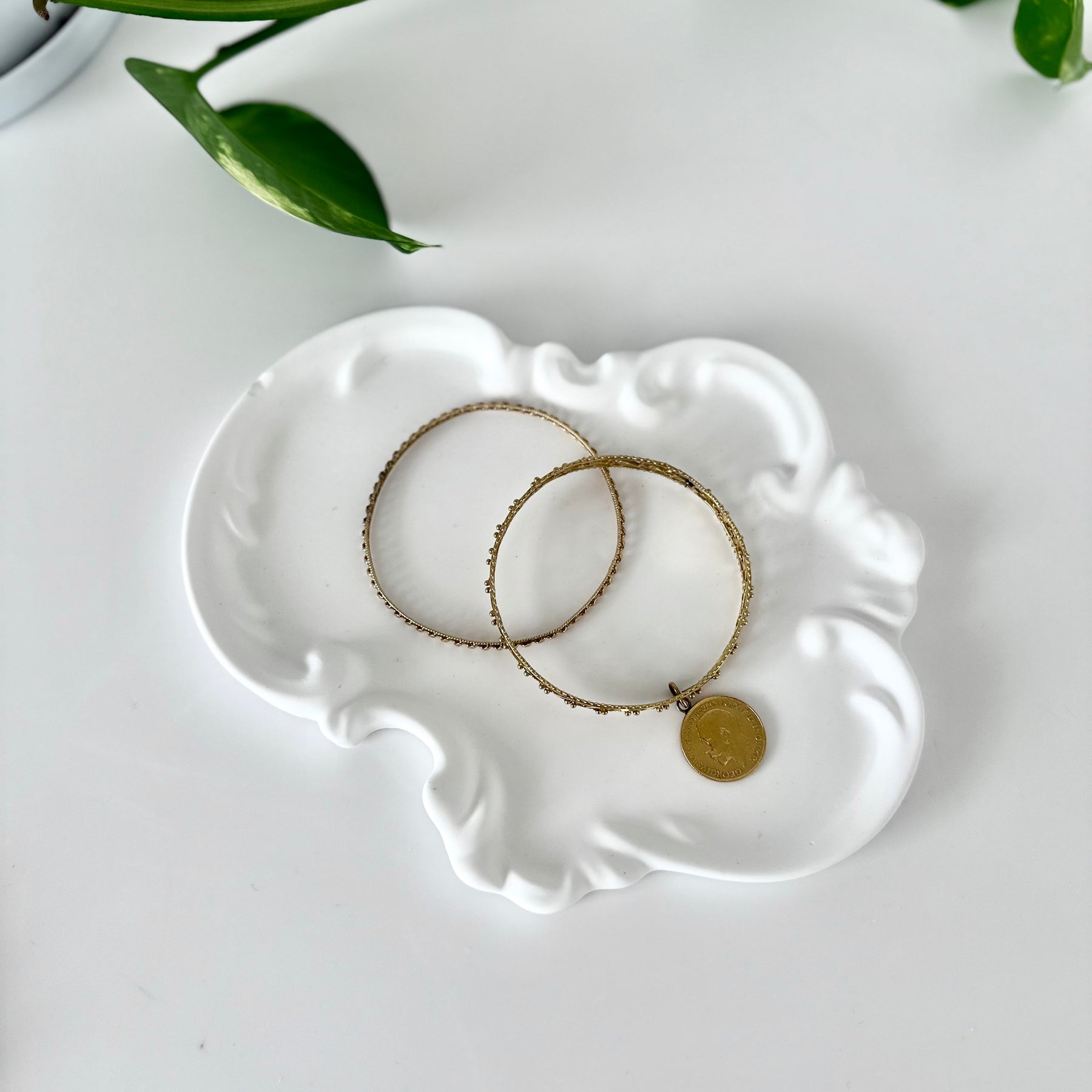 Vintage-style trinket trays