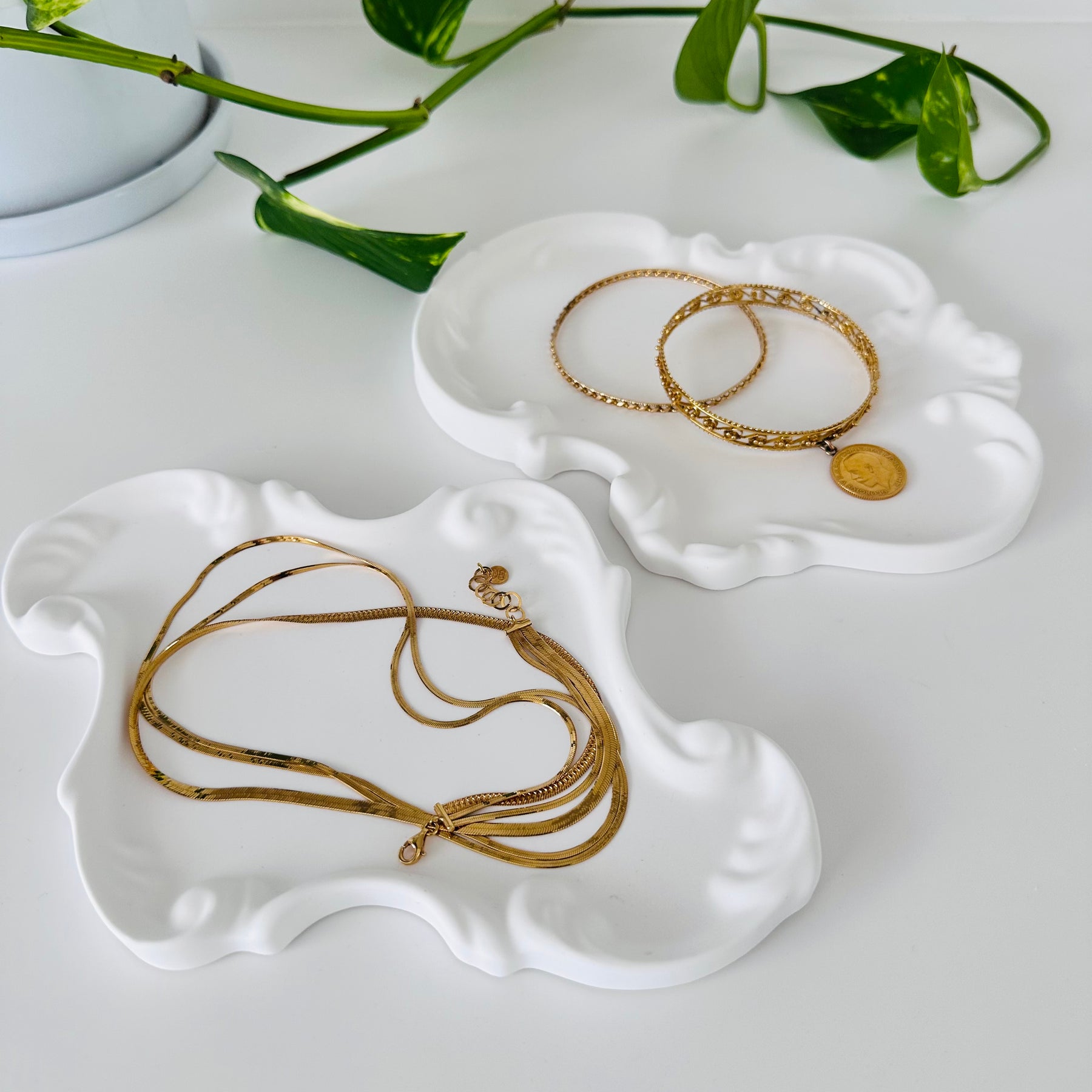 Vintage-style trinket trays