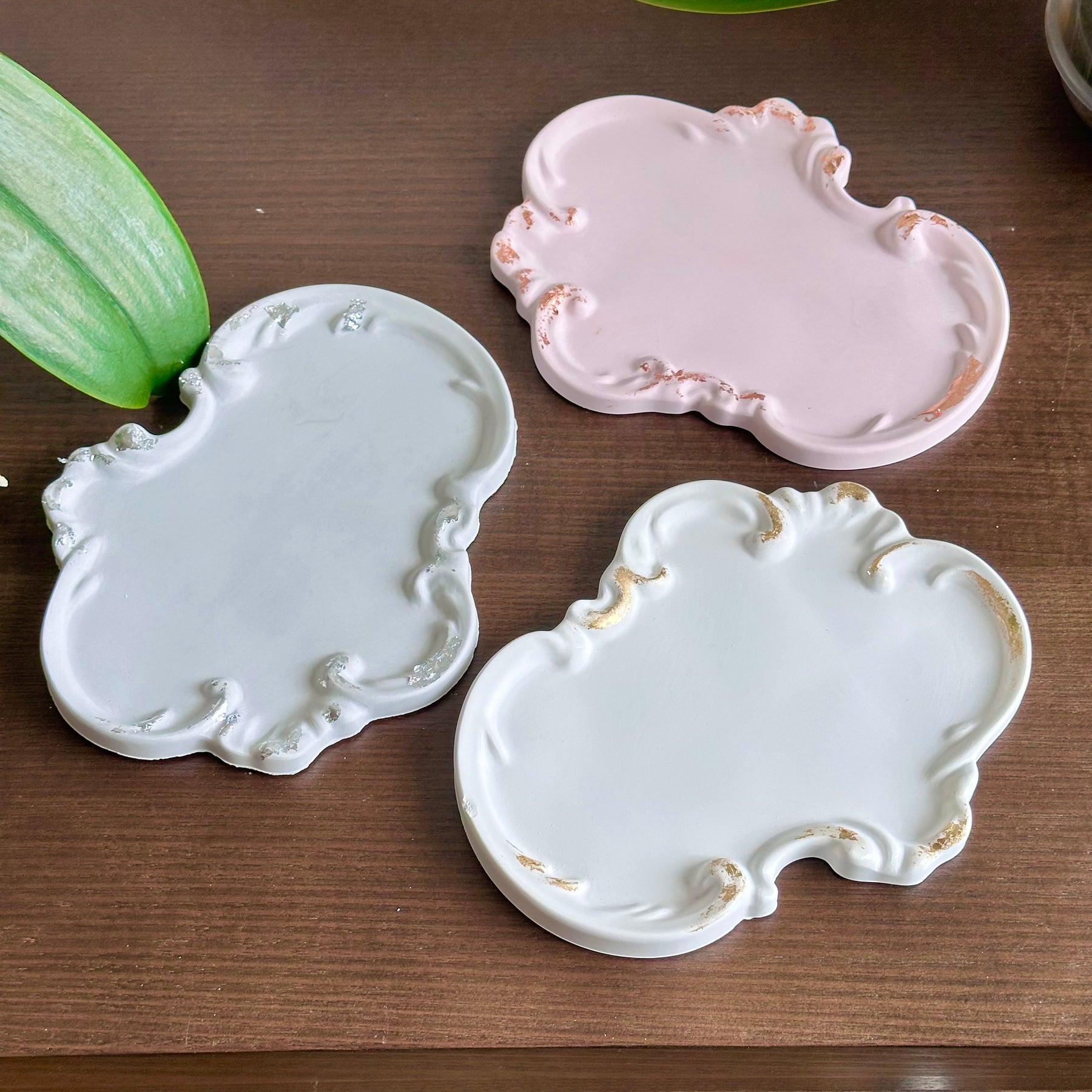 Vintage-style trinket trays