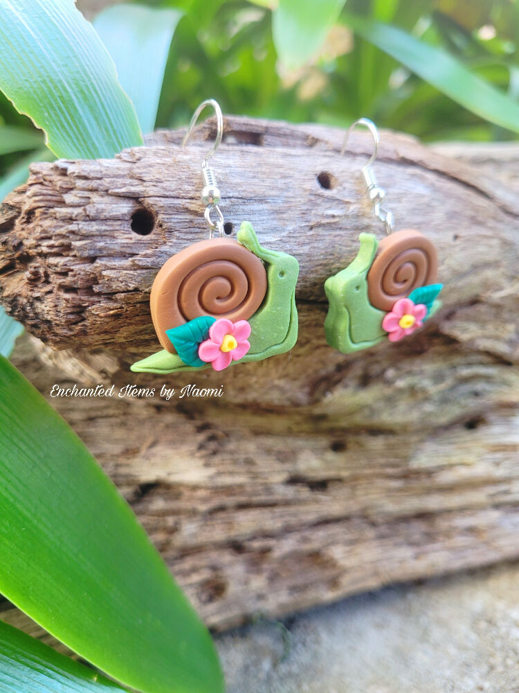 Cute snail earrings