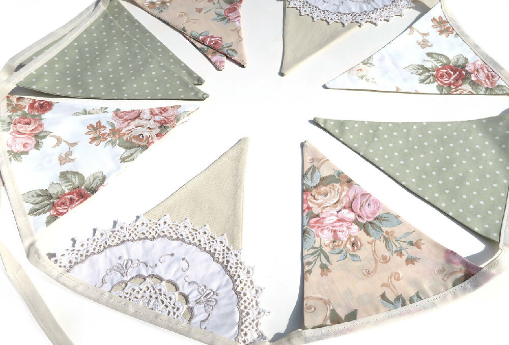 Ivory lace roses spots bunting 1c