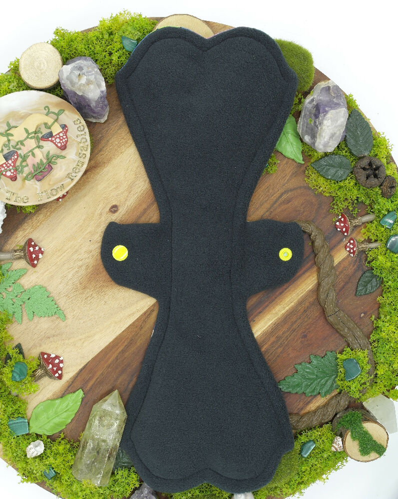 Eco-friendly reusable cloth pad 14" moderate (Lips of an Angel) - Scrump