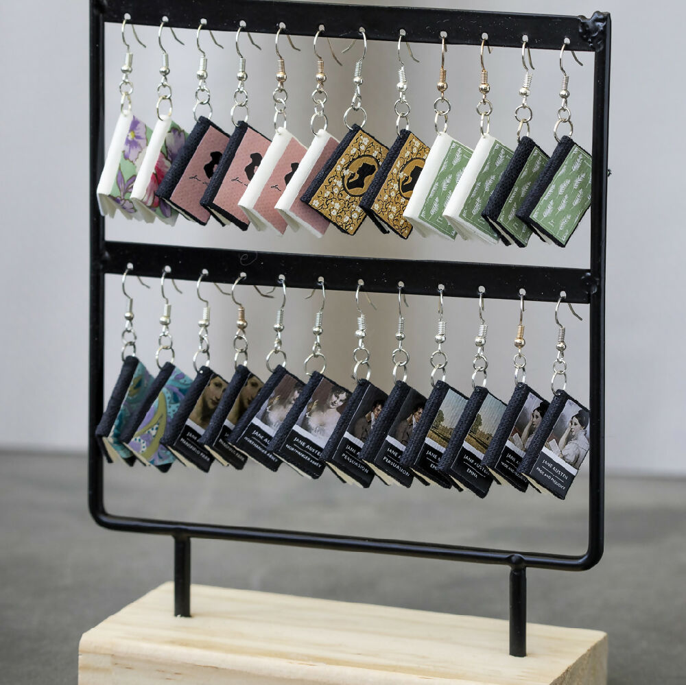 20211102_LittleBookEarrings_Studio_006_PRINT