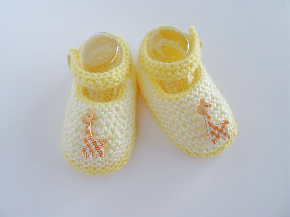 Main yellow giraffe