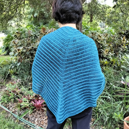 Shawl - crochet The Contour in blue teal