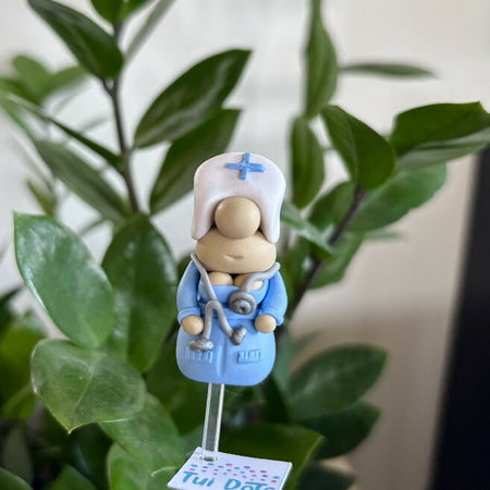 Tiny Gnome - Nurse (female)