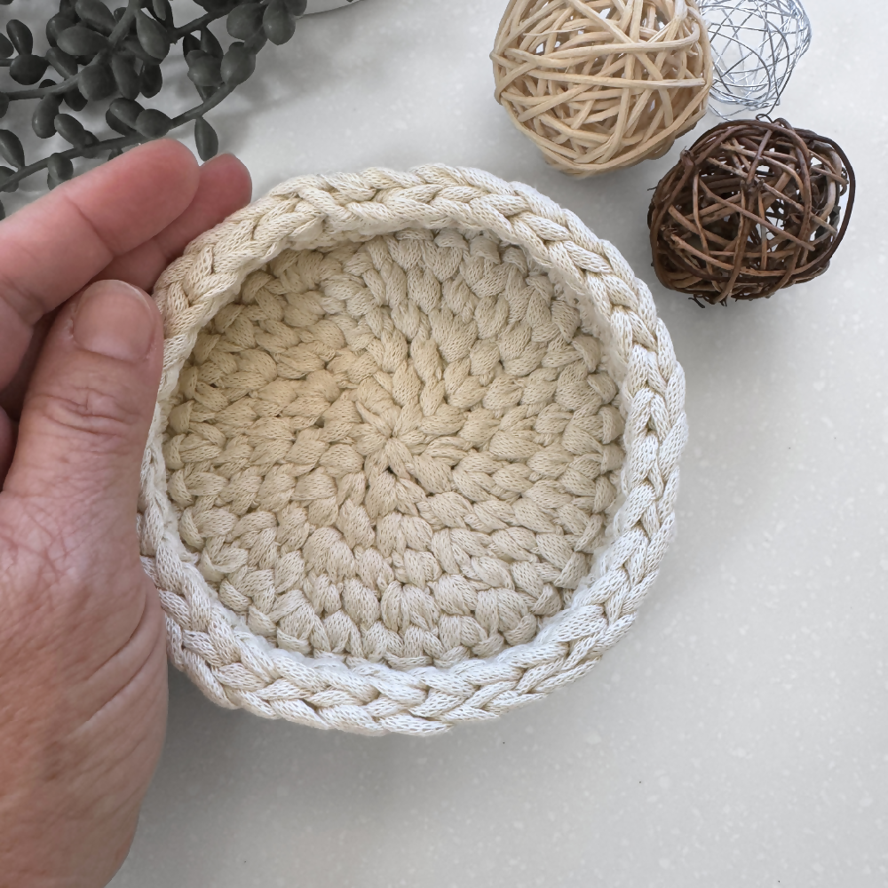 Handmade-crochet-basket-Sand-pixie (3)
