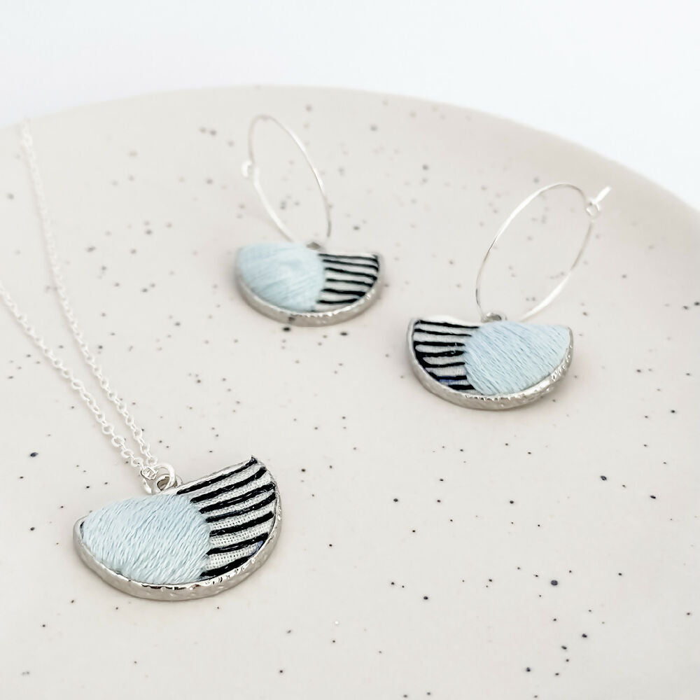 Striped necklace and earrings - hand embroidered Kuro Collection