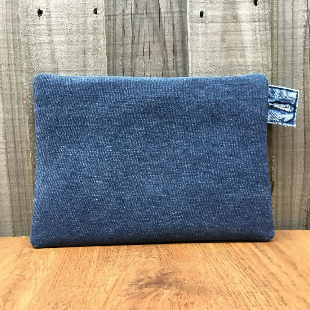 Upcycled-denim-pouch-14g