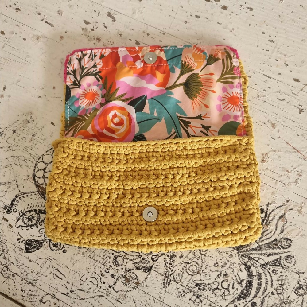 crochet clutch colour block pink mustard retro style hippysunday handmade front open