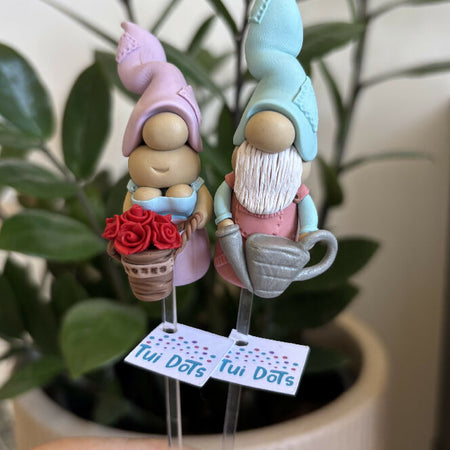 Tiny Gnome pair - Rose gardeners