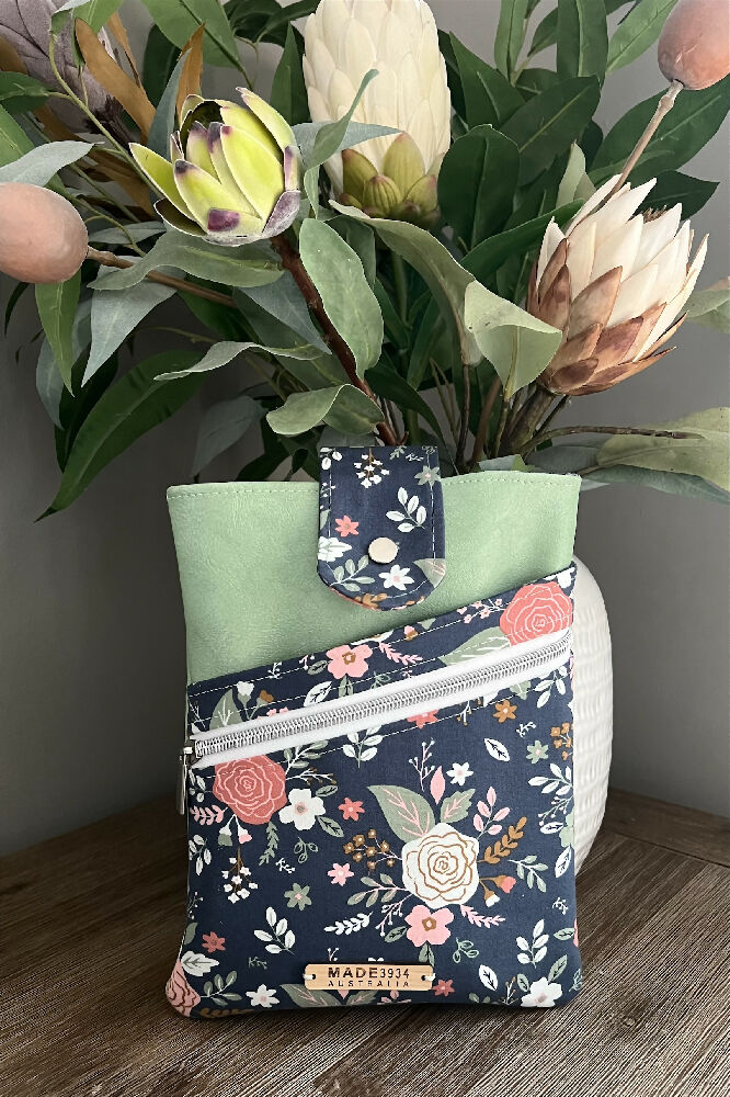 Padded Book / iPad Sleeve = Green Floral