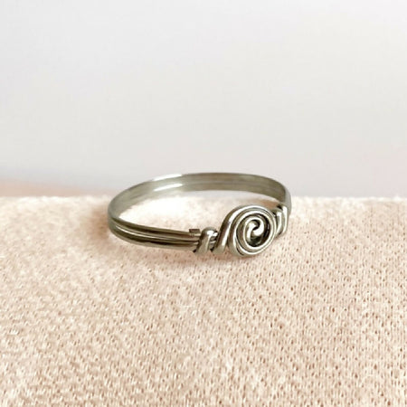 Simply stainless steel swirl double banded wire ring