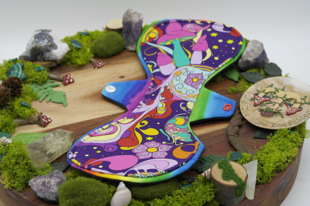 Eco-friendly reusable cloth pad 14" heavy (Flexuous) - Rainbow magic garden