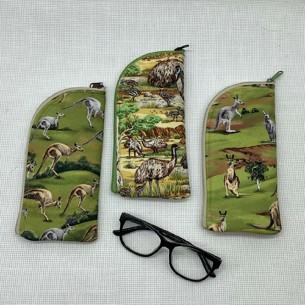 Kangaroos, Emus curved top zip pouch for glasses, phones, handbag organiser, etc.