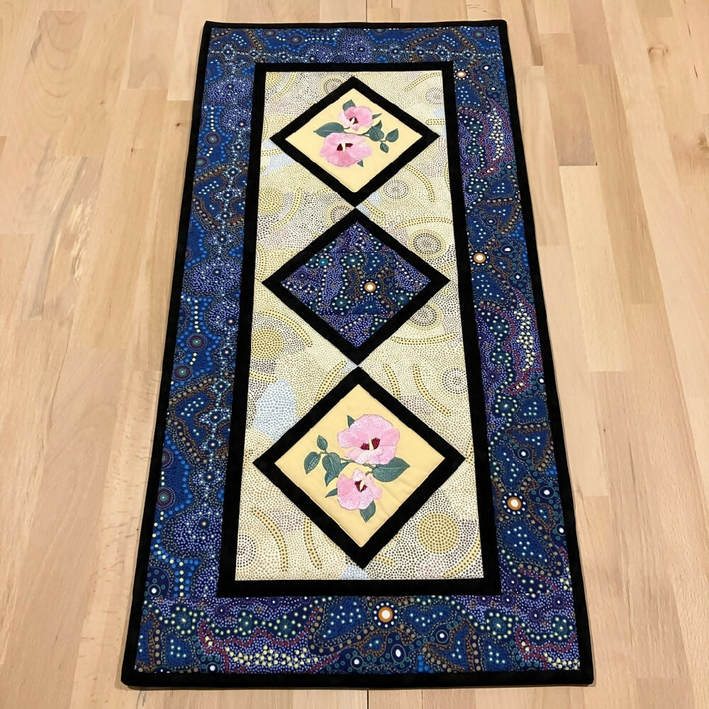 table-runner-handmade-australia-sturts-desert-rose_1