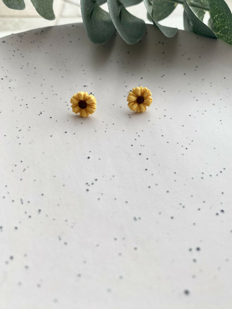 Tiny Flower Studs