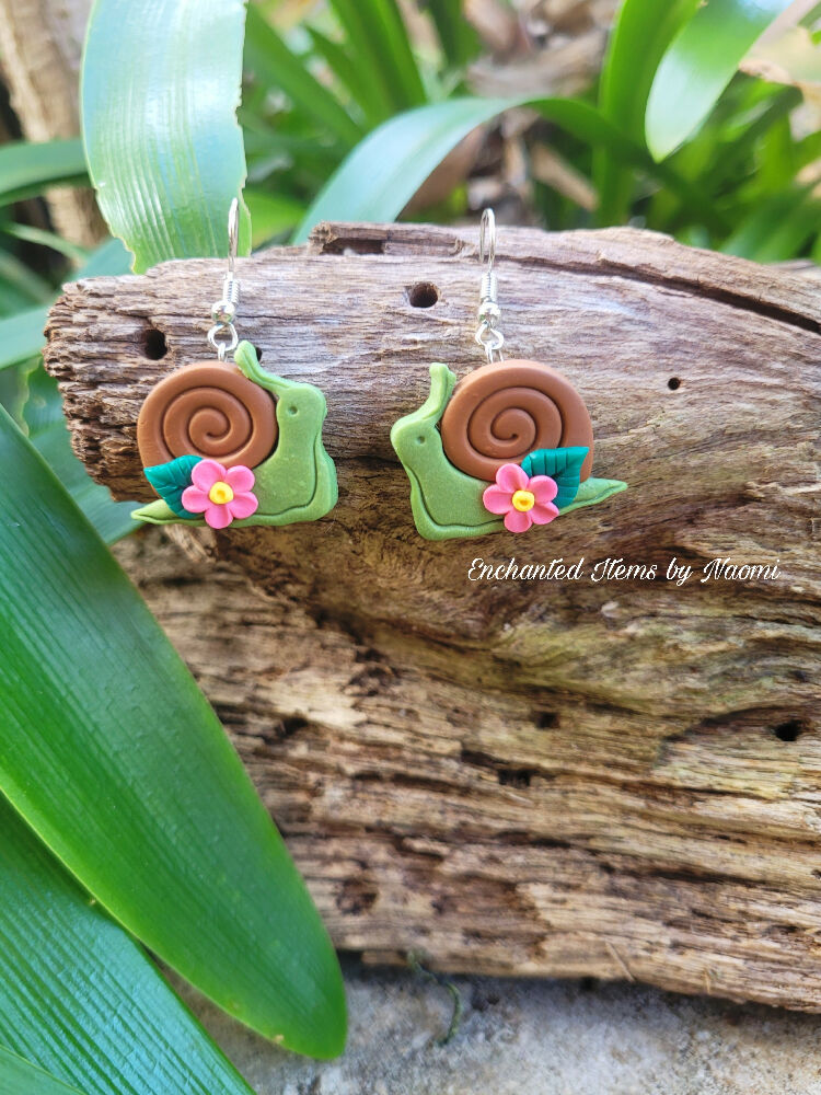 Cute snail earrings