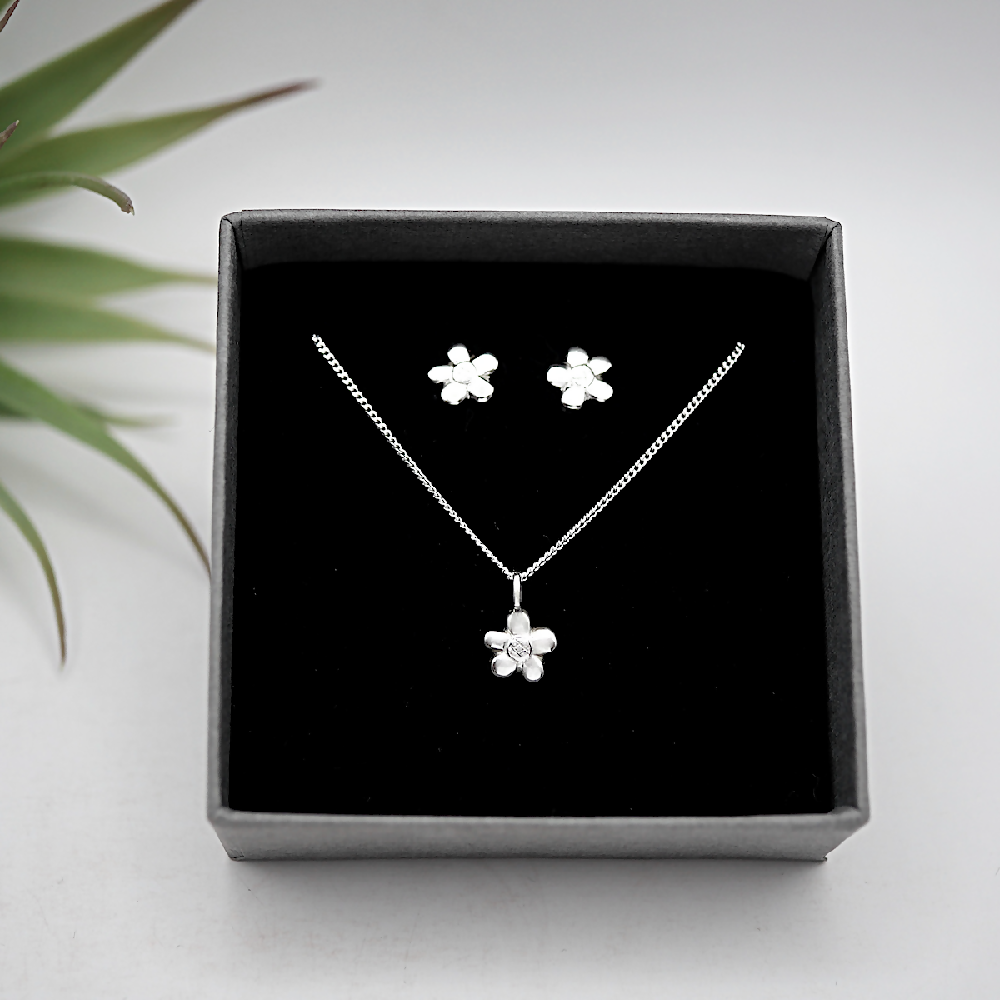 tiny flower gift set sterling silver box sml