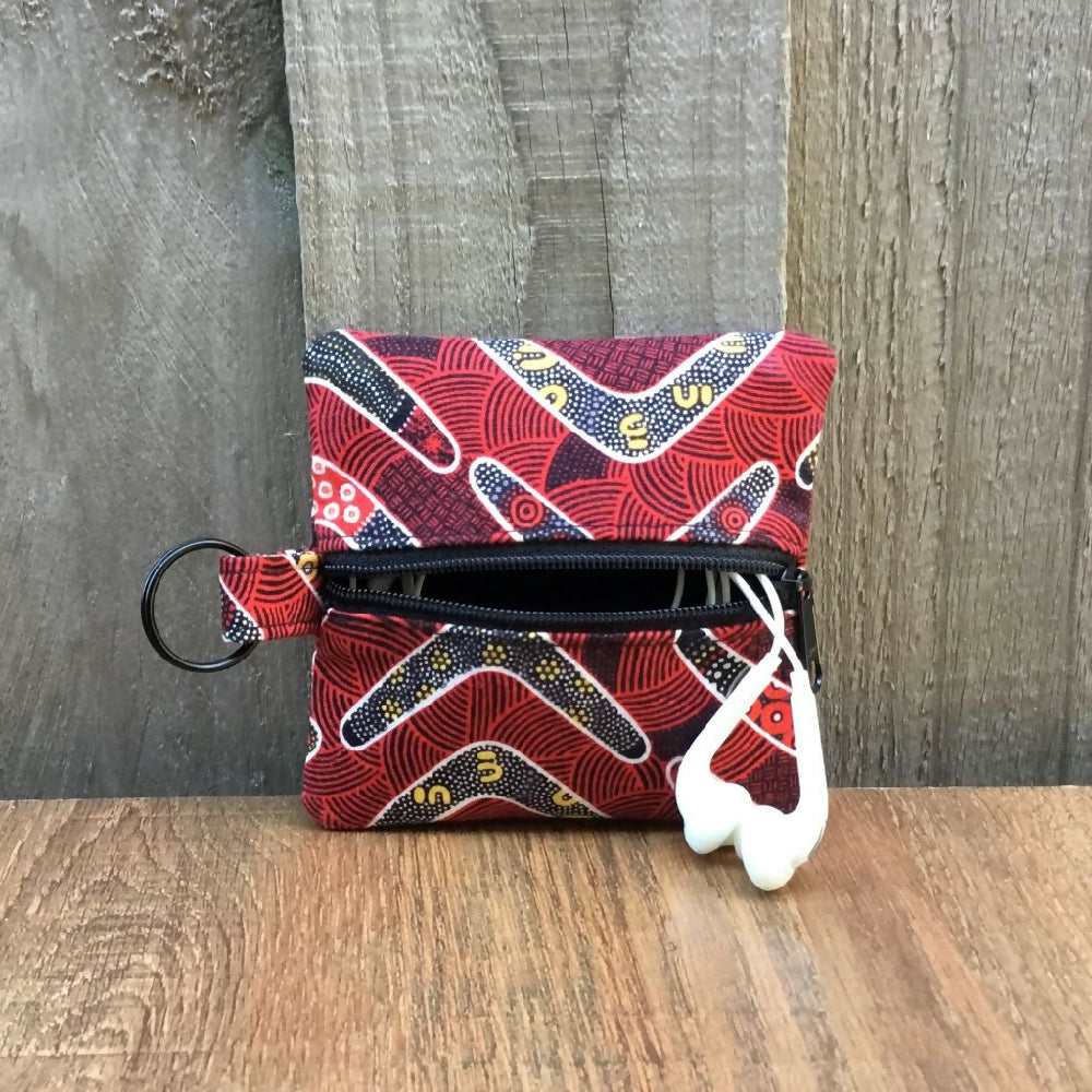 red_boomerang_purse.01a