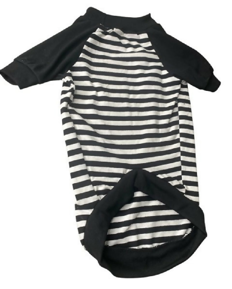 Black and white striped tshirt 6