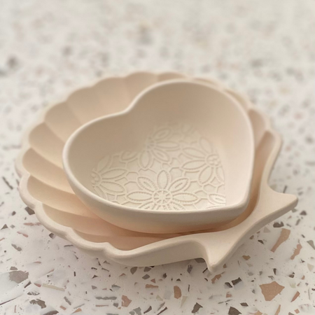 Shell and Love heart dish set