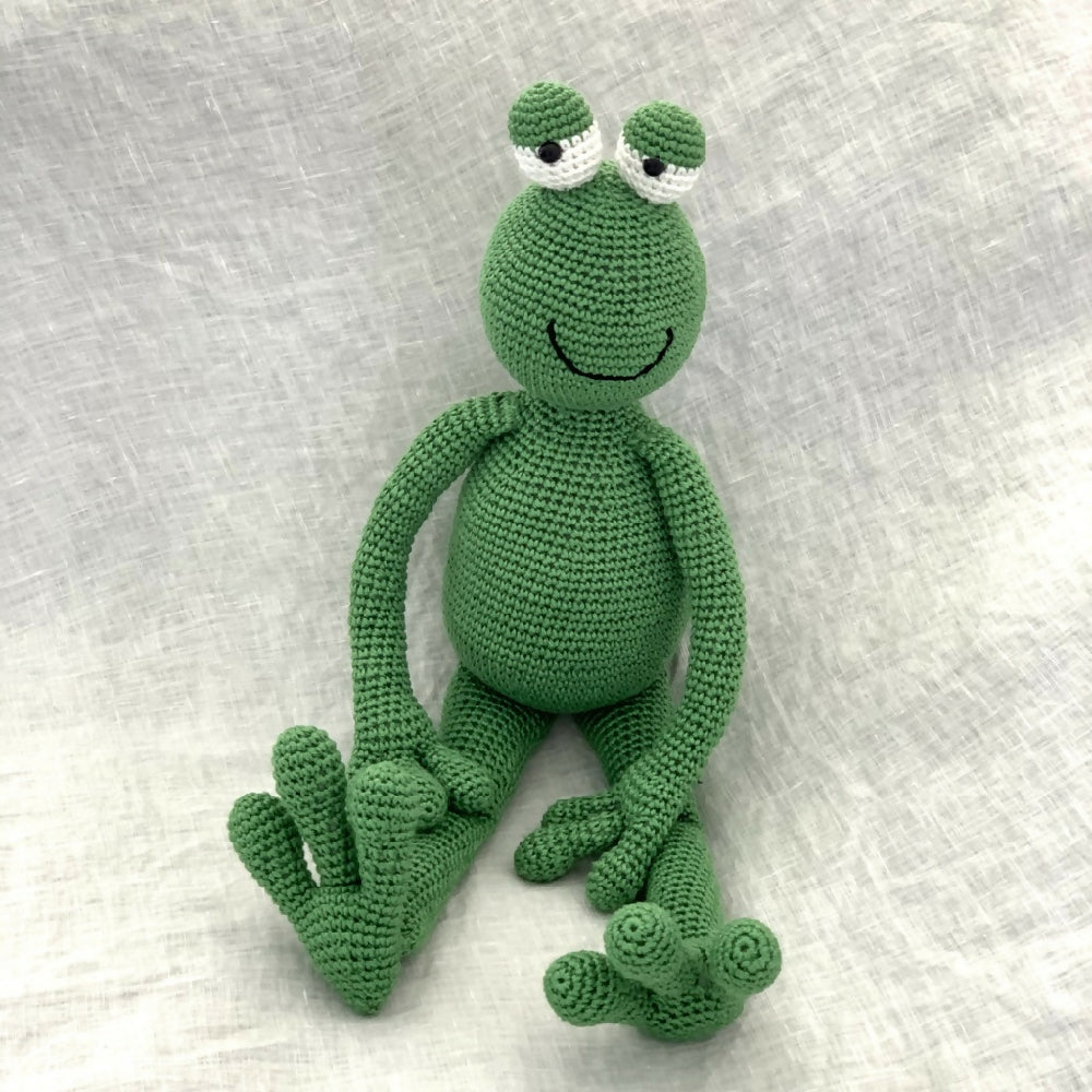 Green Tree Frog with Heart |Crochet Soft Toy | Australian Animals