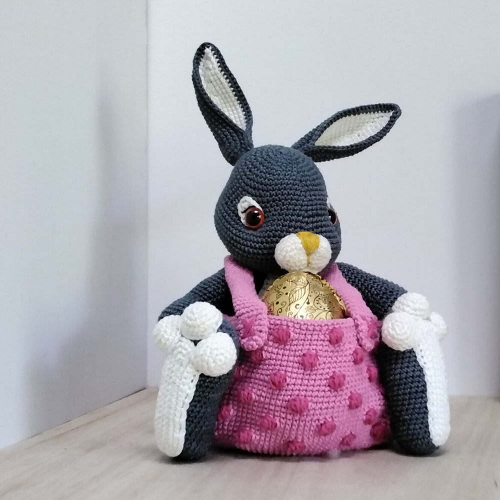 Pink-Easter-Bunny-Basket-front-Australian-made-watch-the-birdy-crochet